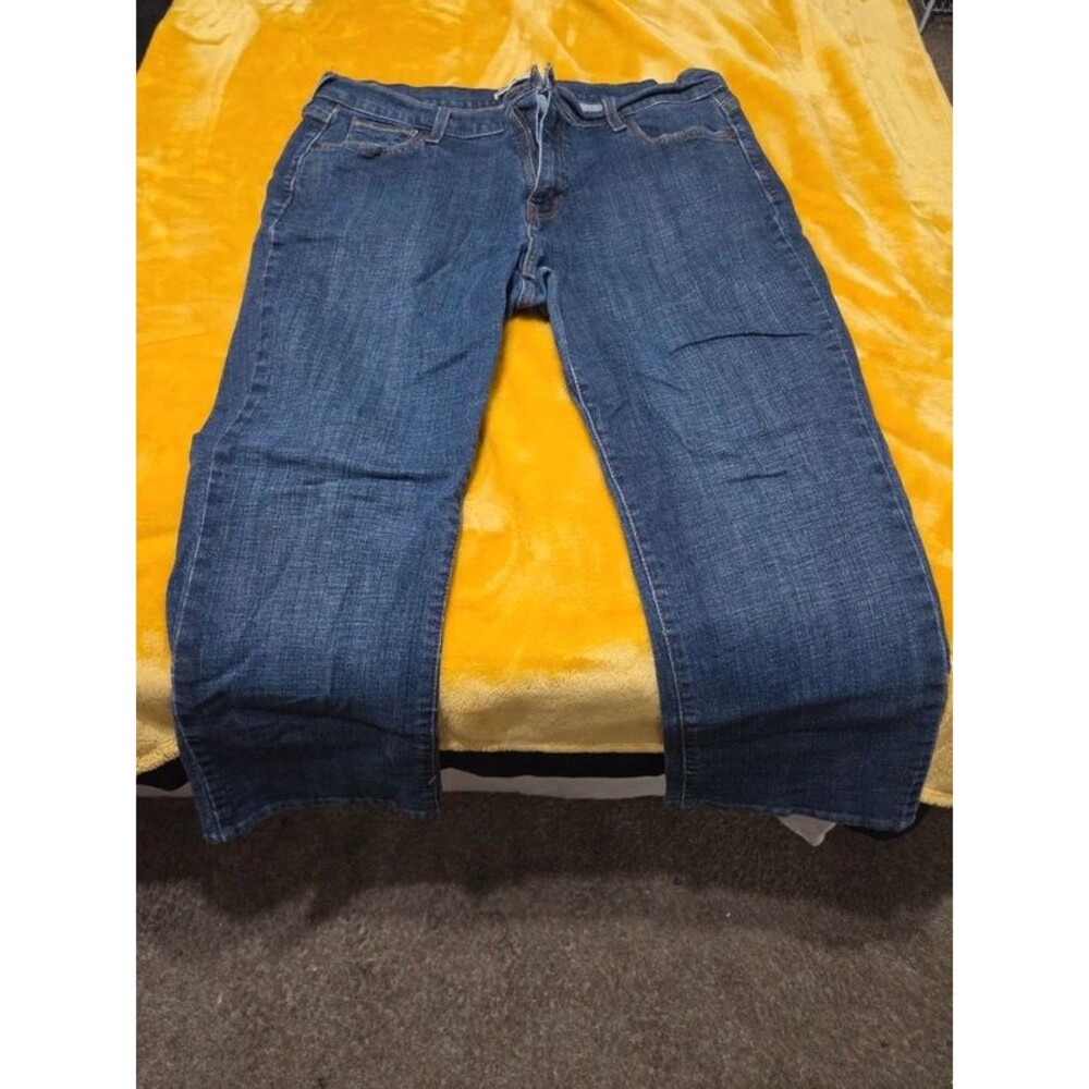 Woman's Levi 515 Bootcut Jeans